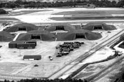 Siloer til mellemdistanceatomvåben i Greenham Commonbasen, 1989. 