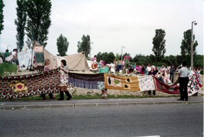 Grethe Andersen: The Dragon on the move. Greenham Common June 1983.